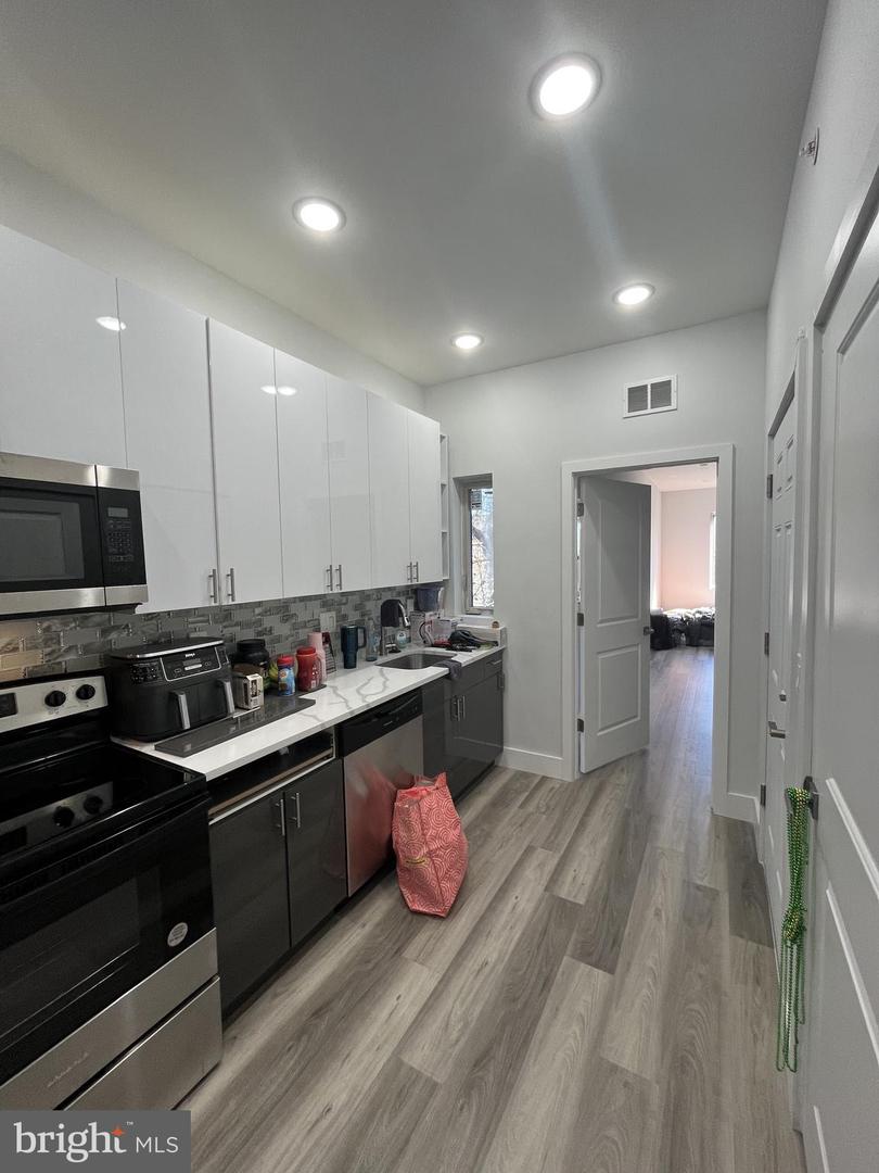2255 N Delhi St Property Photo 18