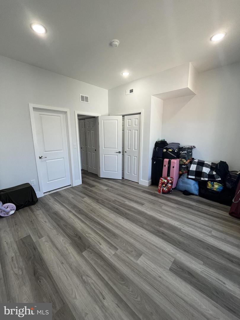 2255 N Delhi St Property Photo 23