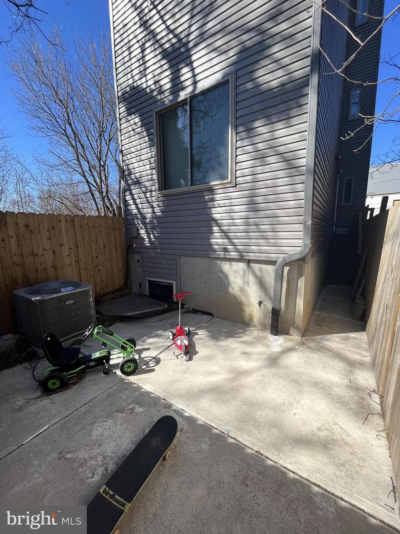 2255 N Delhi St Property Photo 33