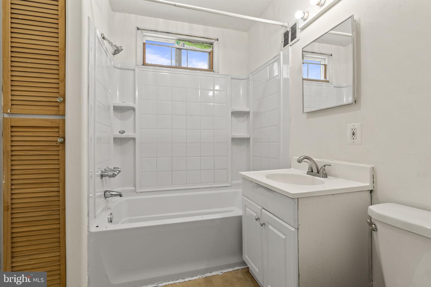 4513 E Stiles St Property Photo 16