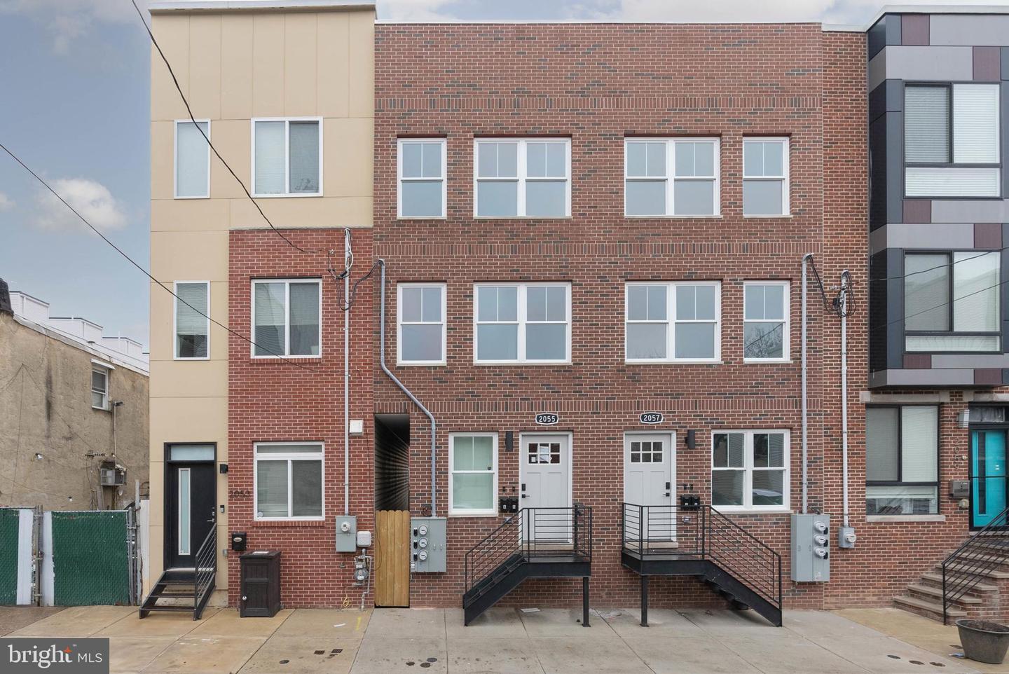 2055 E Rush St Property Photo 1