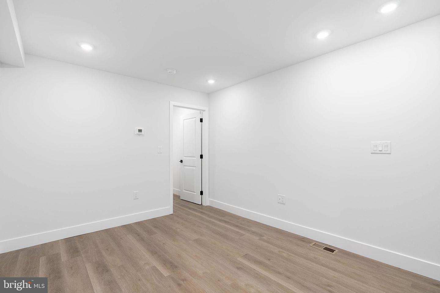 2055 E Rush St Property Photo 6