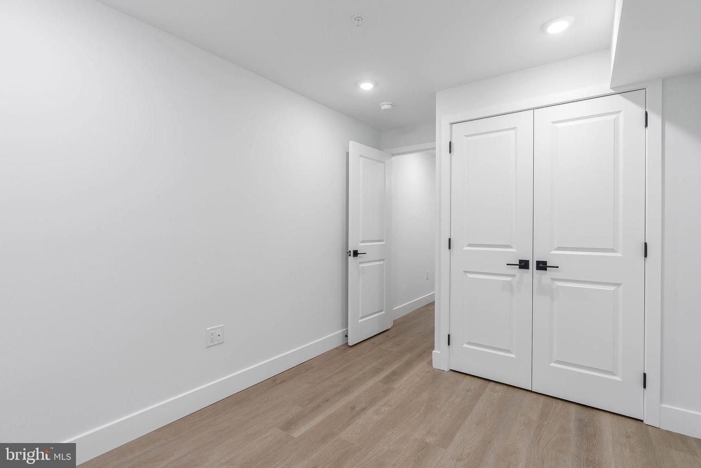 2055 E Rush St Property Photo 12