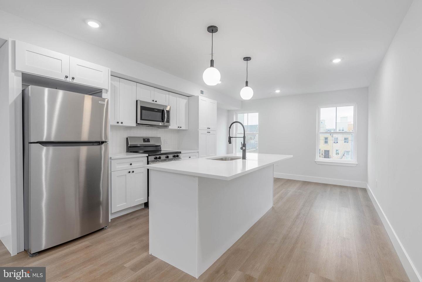 2055 E Rush St Property Photo 17