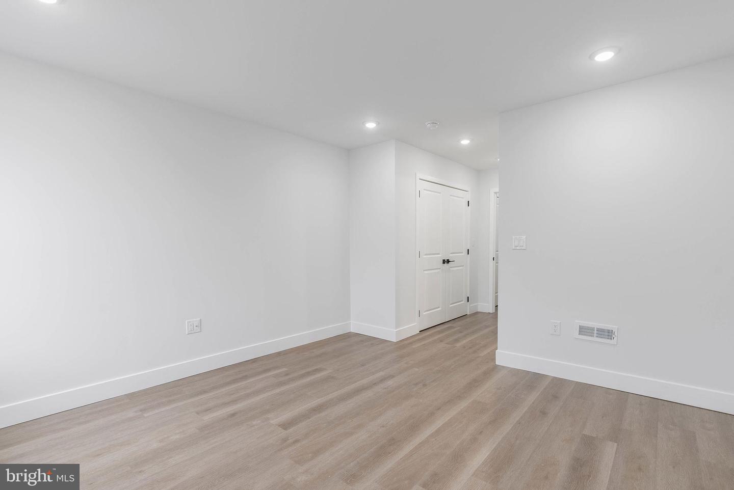 2055 E Rush St Property Photo 23