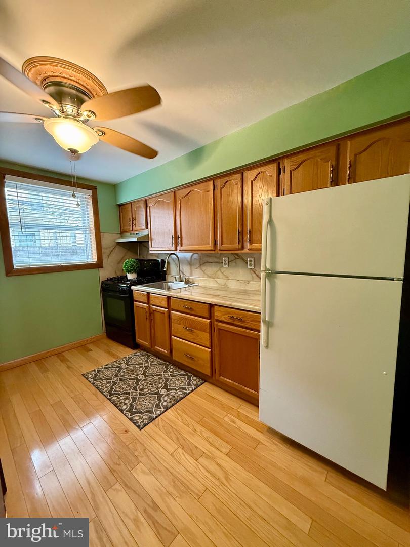 358 Tree St Property Photo 7