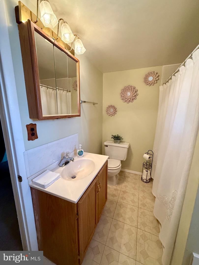 358 Tree St Property Photo 17