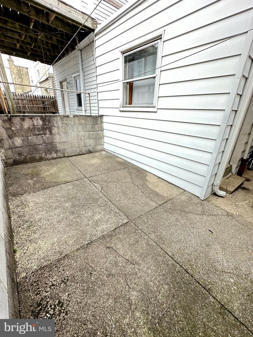 358 Tree St Property Photo 21