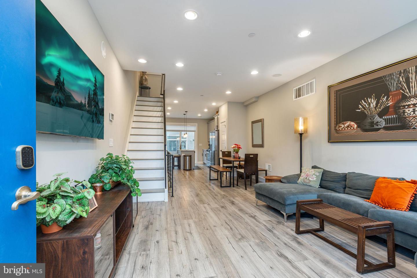 2525 N Hancock St Property Photo 1