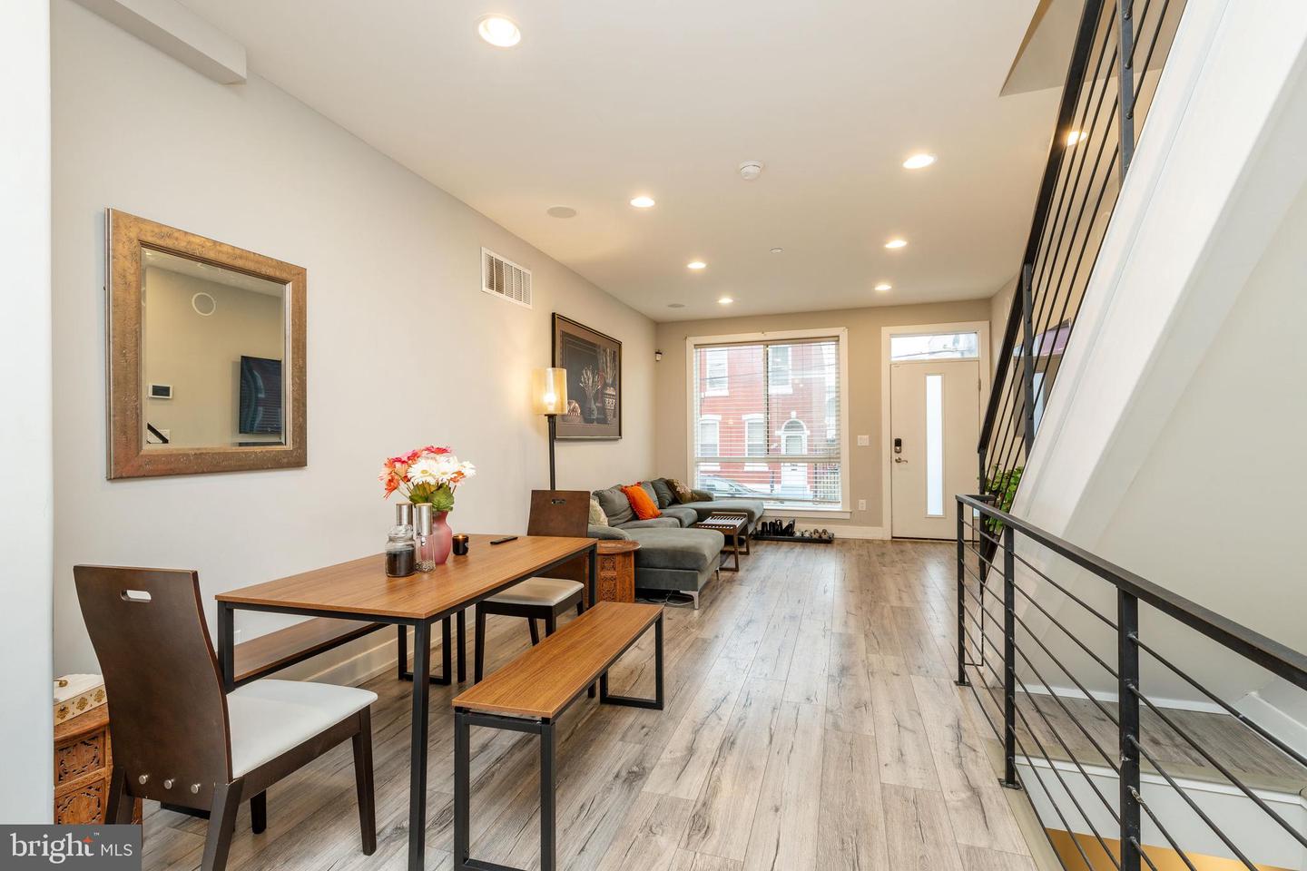 2525 N Hancock St Property Photo 6