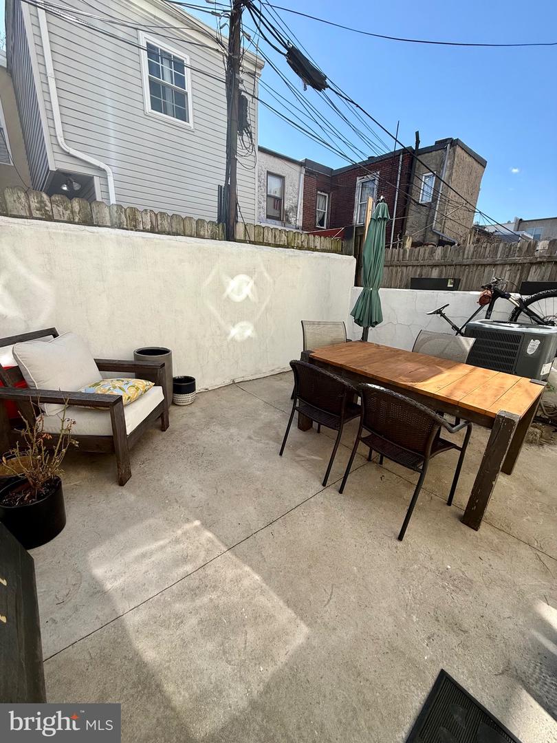 420 Greenwich St Property Photo 3