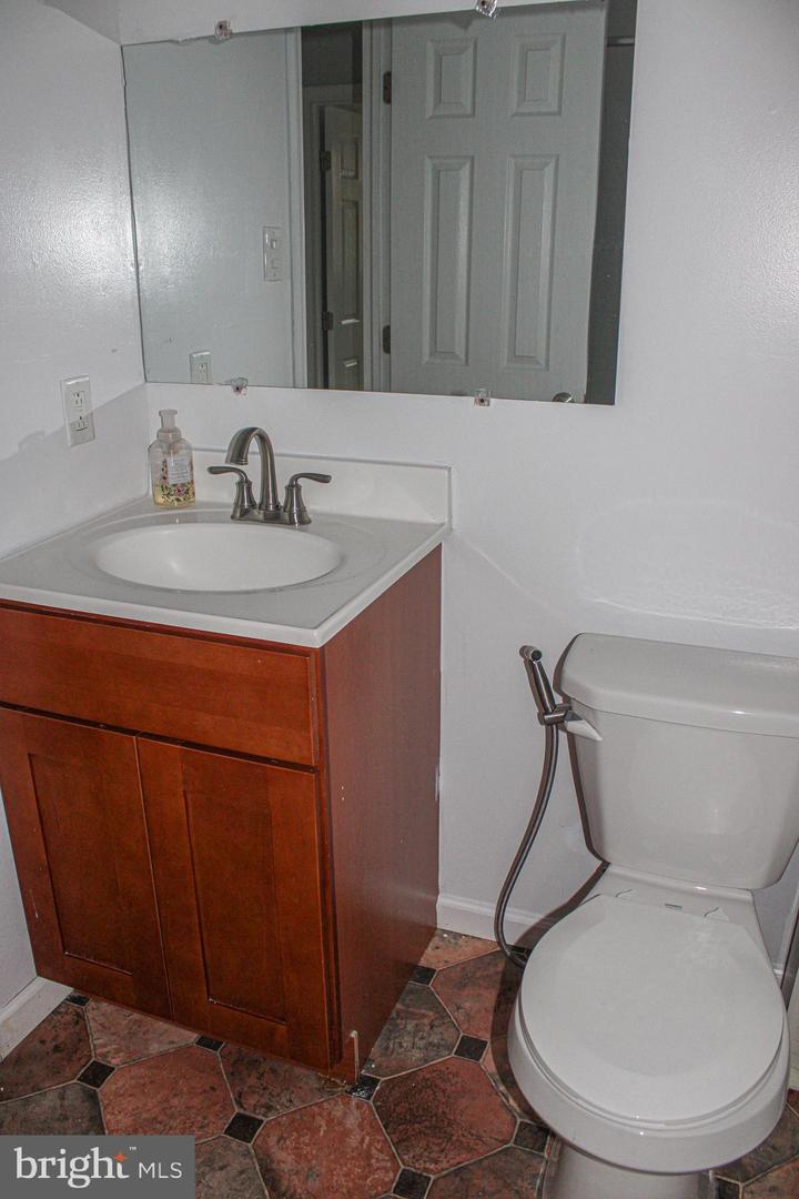 4200 Lyman Dr Property Photo 9