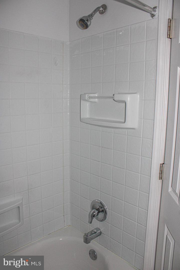 4200 Lyman Dr Property Photo 10