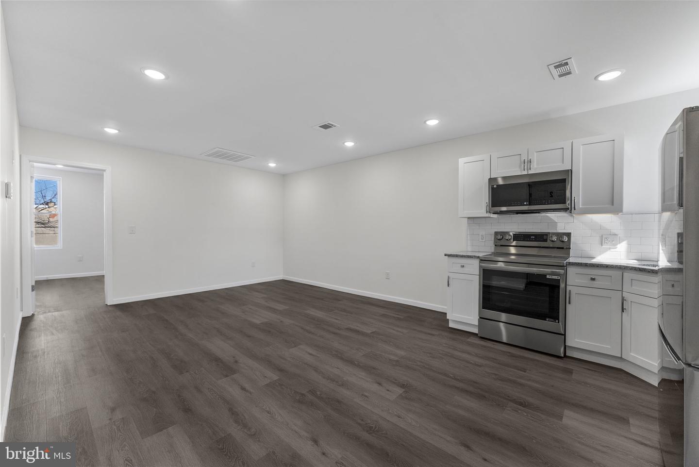 1620 W York St Property Photo 8