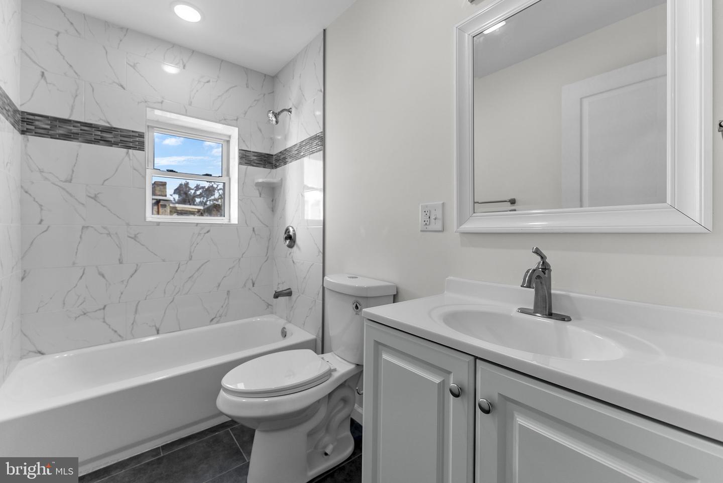 1620 W York St Property Photo 14