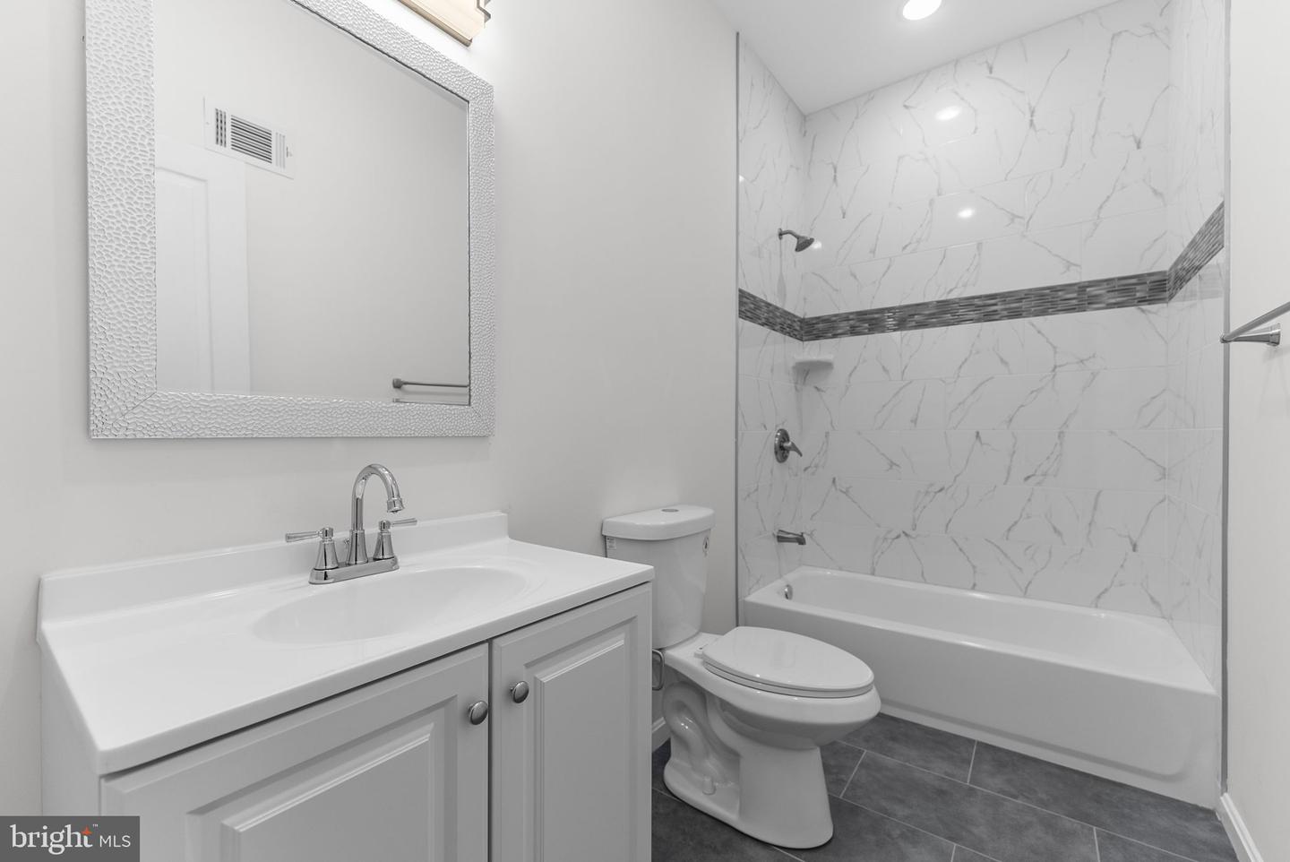 1620 W York St Property Photo 16