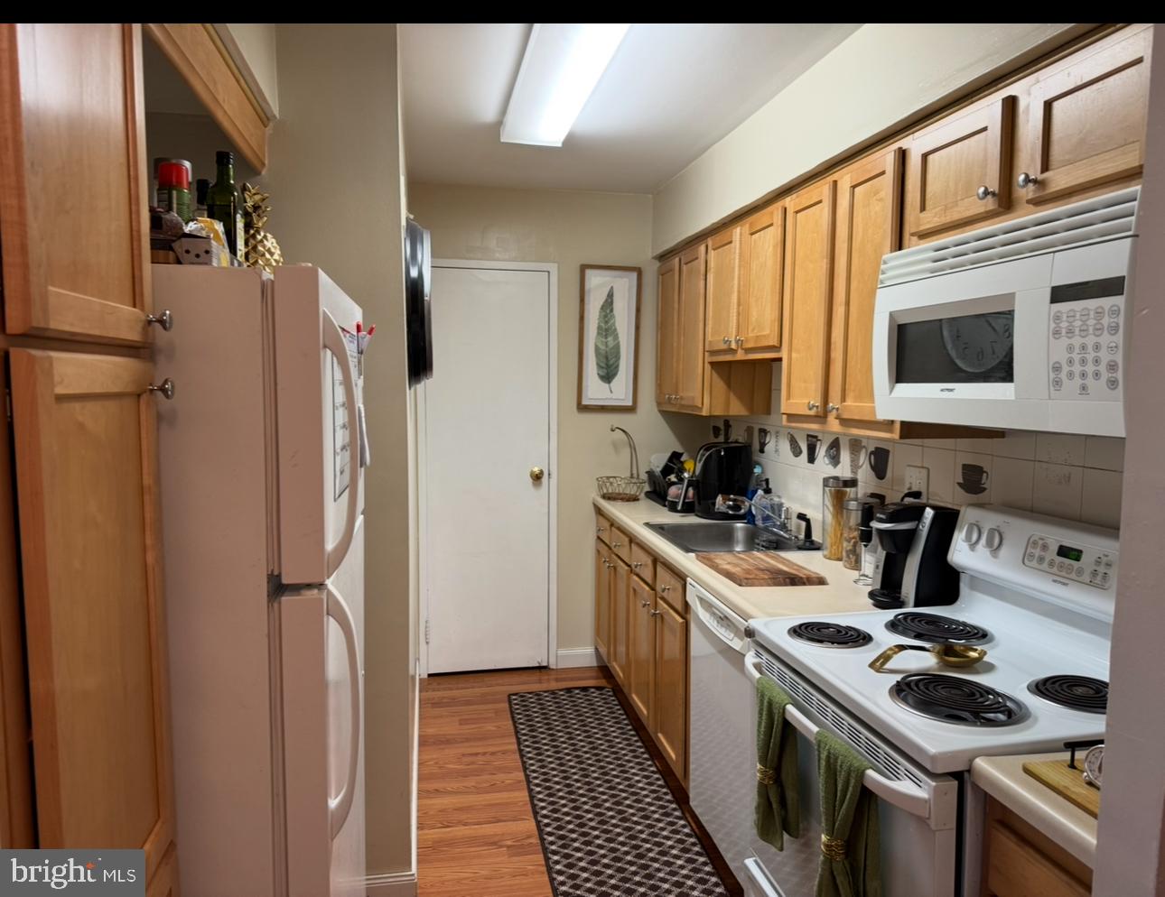 7600 E Roosevelt Blvd #206 Property Photo 5