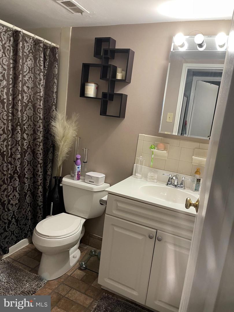 7600 E Roosevelt Blvd #206 Property Photo 8