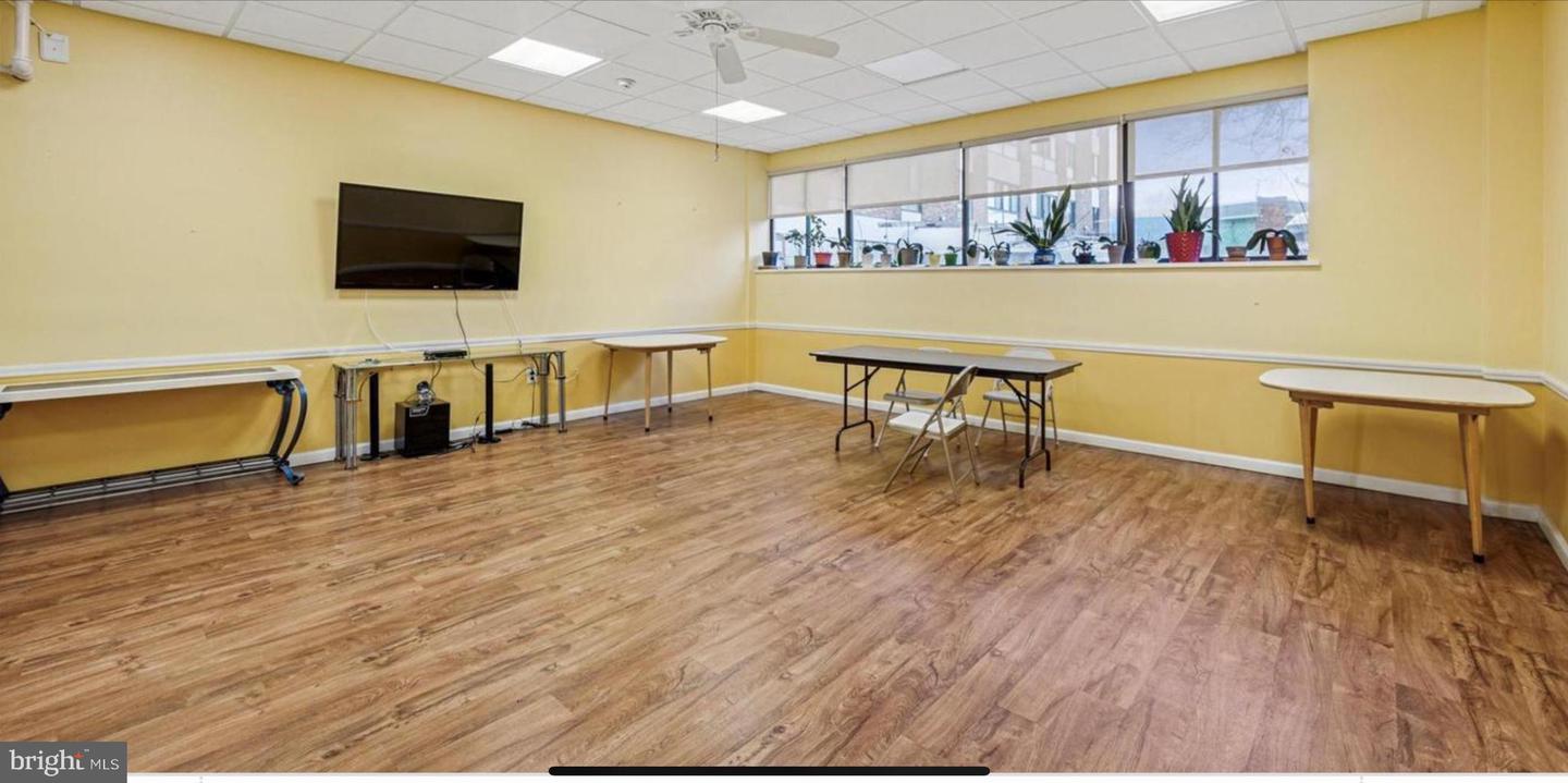 7600 E Roosevelt Blvd #206 Property Photo 14