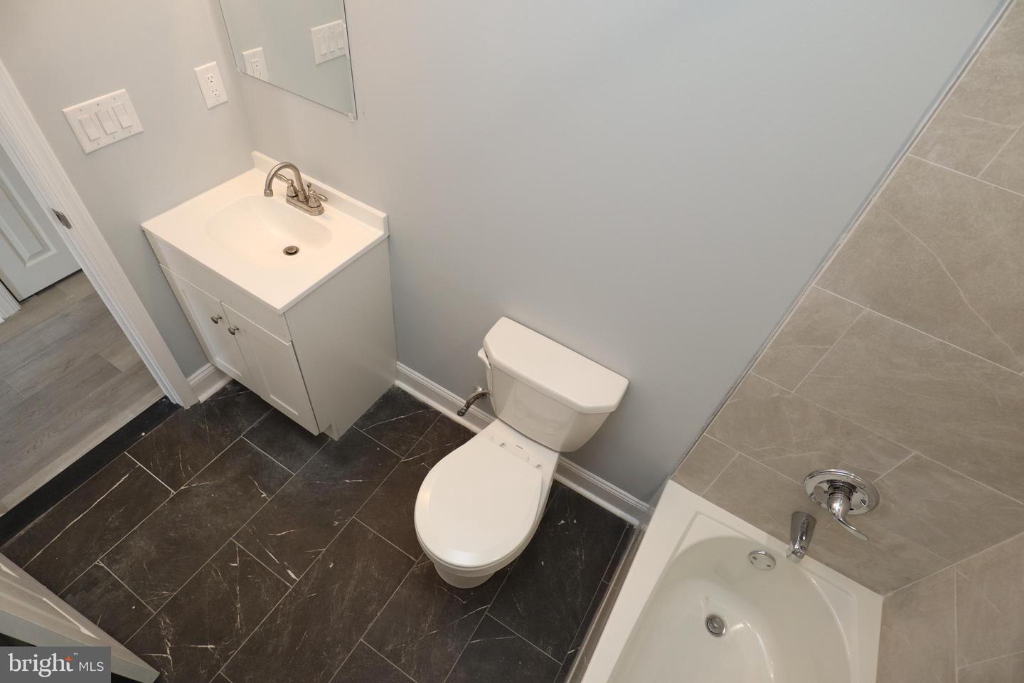 1908 W Diamond St #3 Property Photo 12
