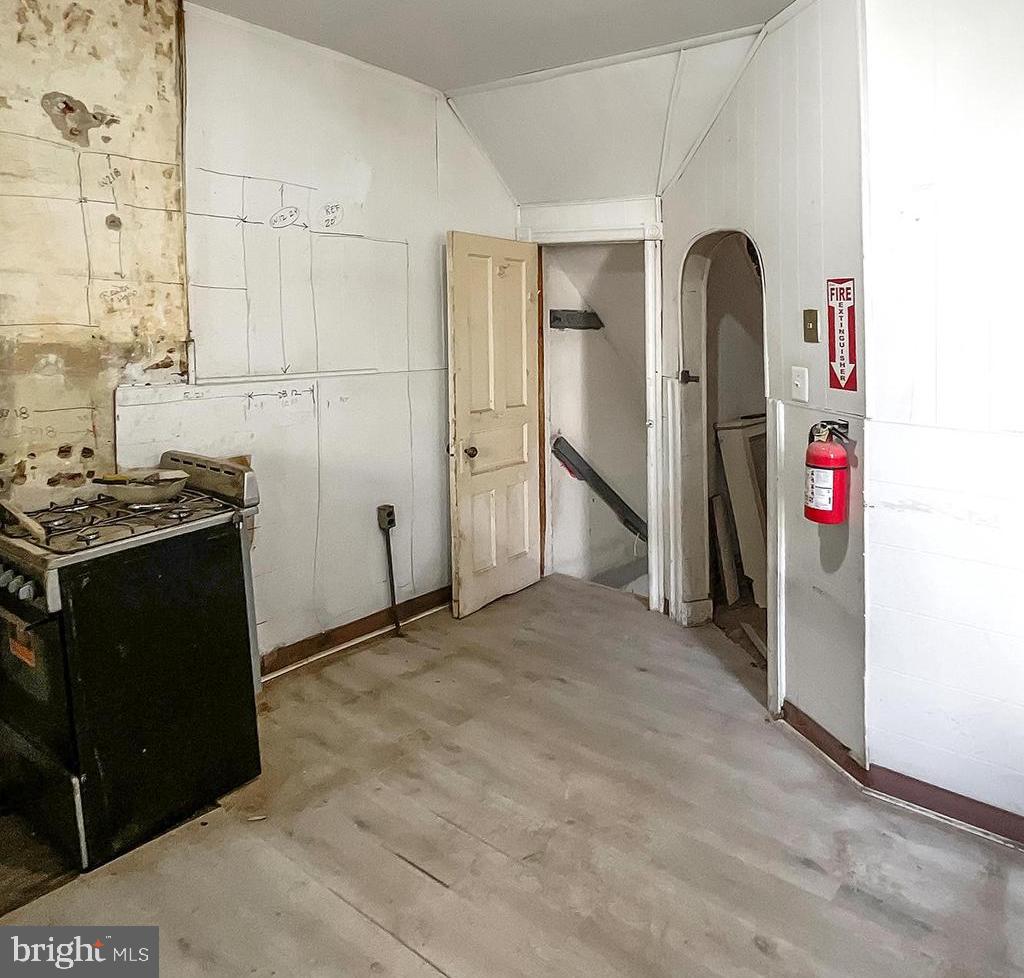 1255 S Ruby St Property Photo 5