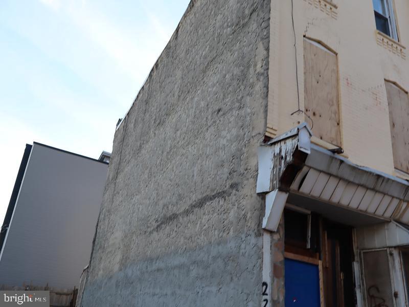 2224 W Montgomery Ave Property Photo 2
