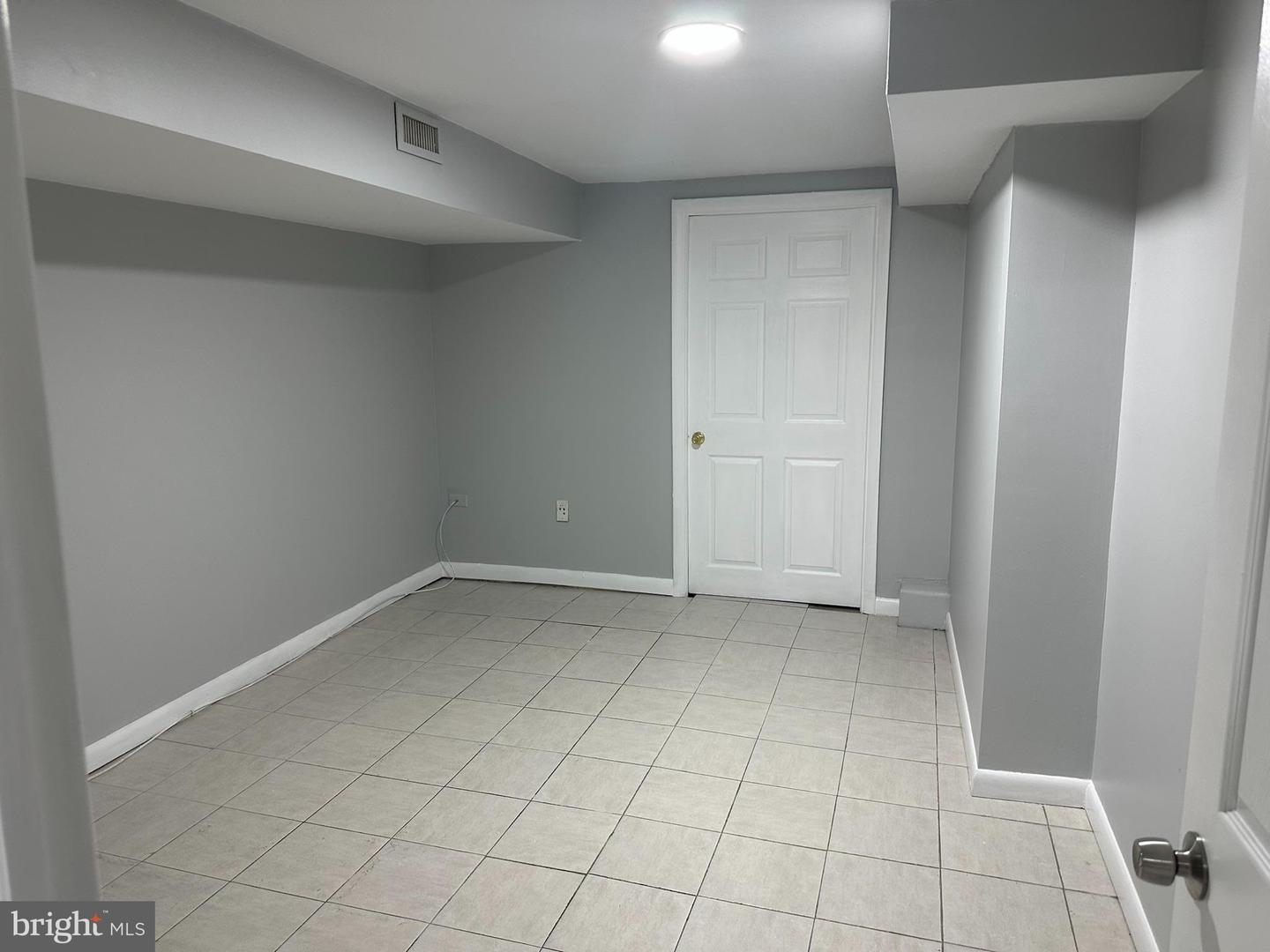 2516 S Broad St Property Photo 4