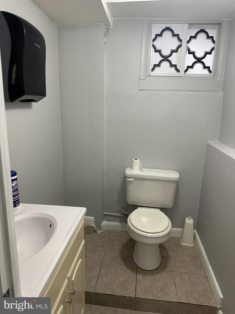 2516 S Broad St Property Photo 6