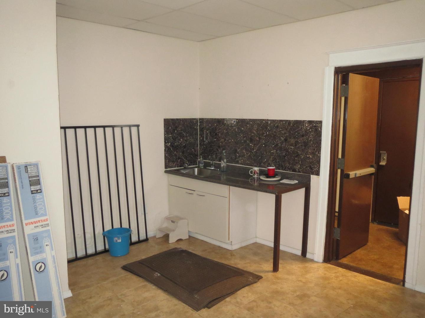 400 N 65th St #first Floor Property Photo 9