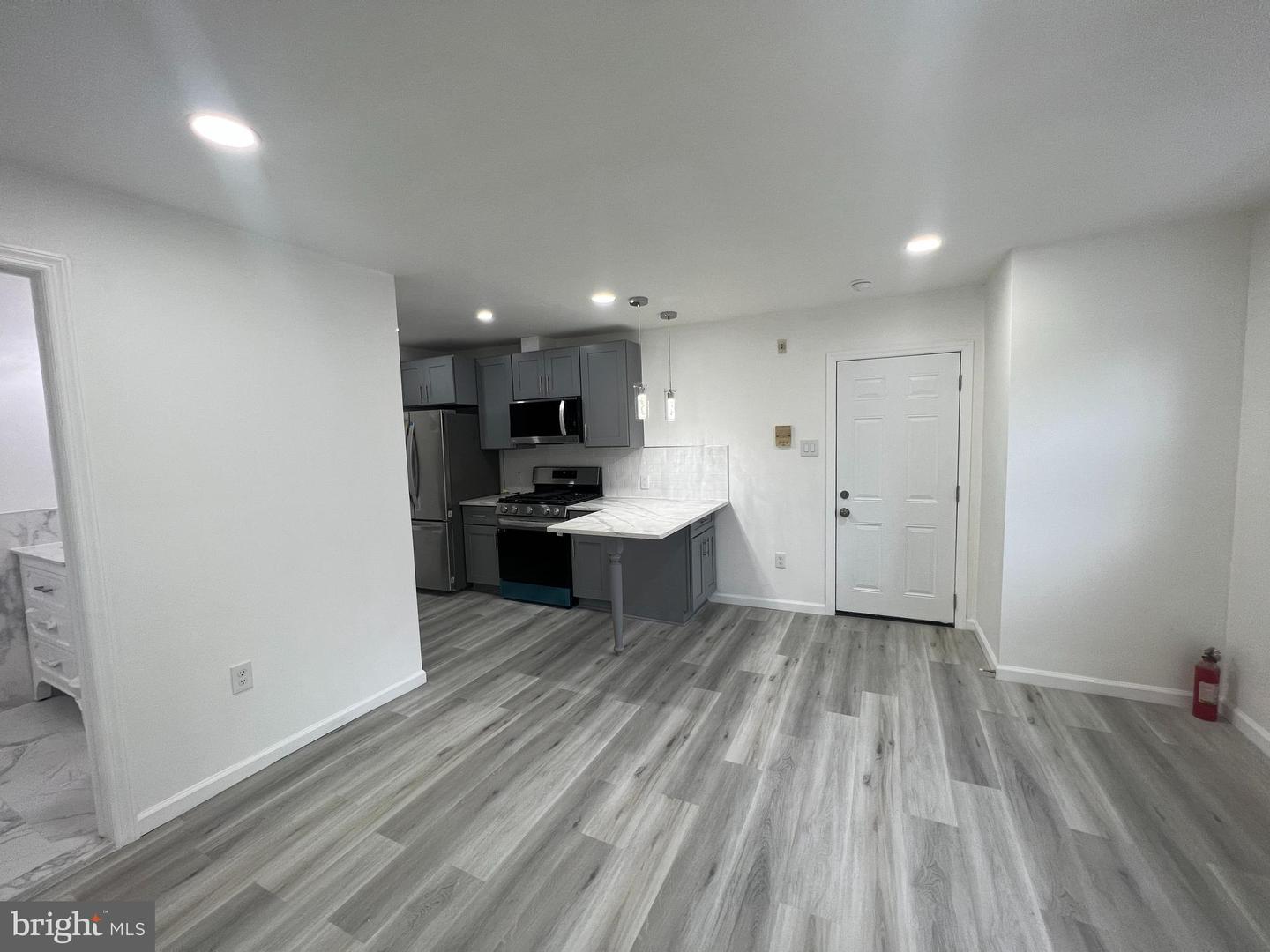 735 S 9th St #2 Property Photo 6