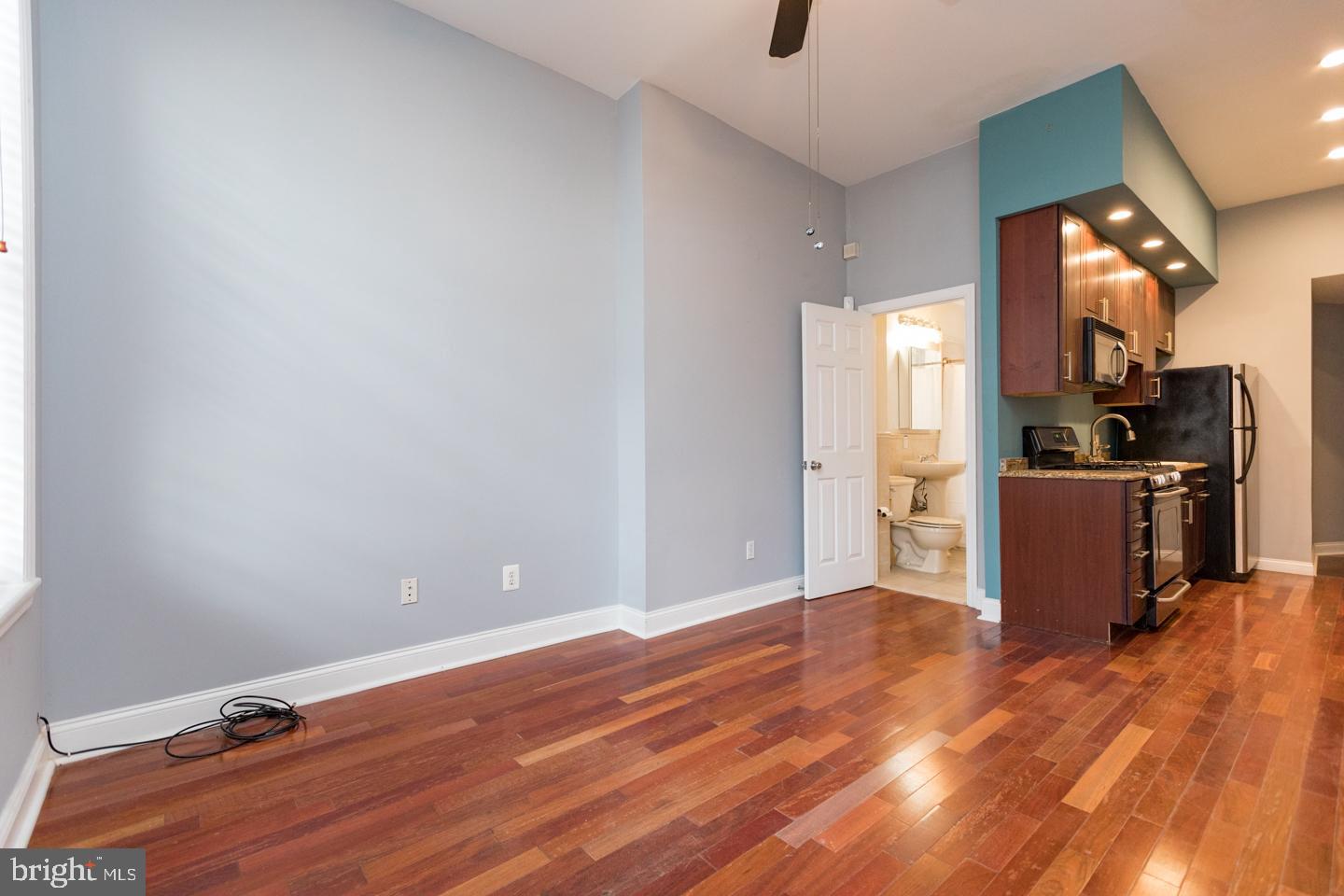 1232 N Randolph St Property Photo 6