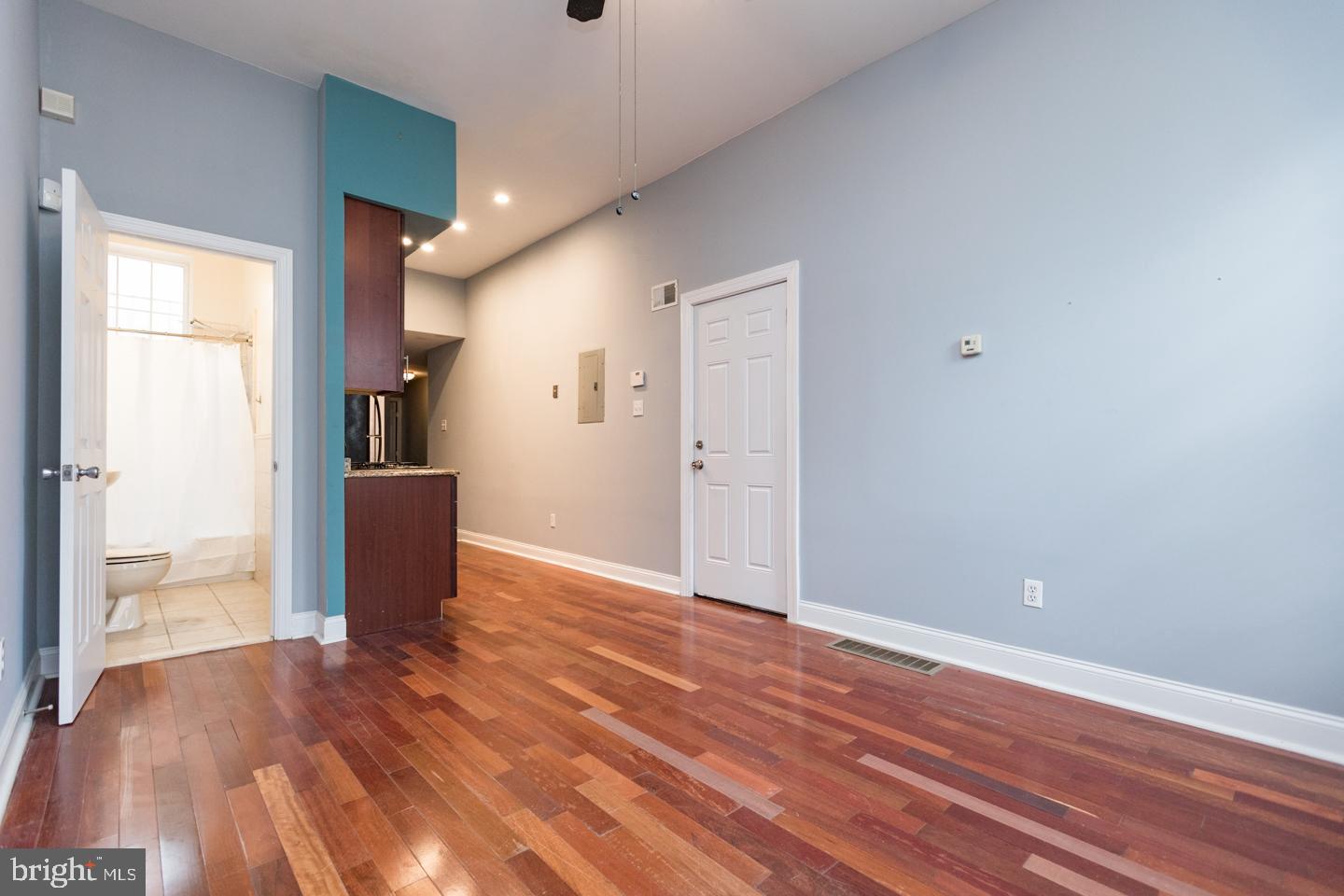 1232 N Randolph St Property Photo 7