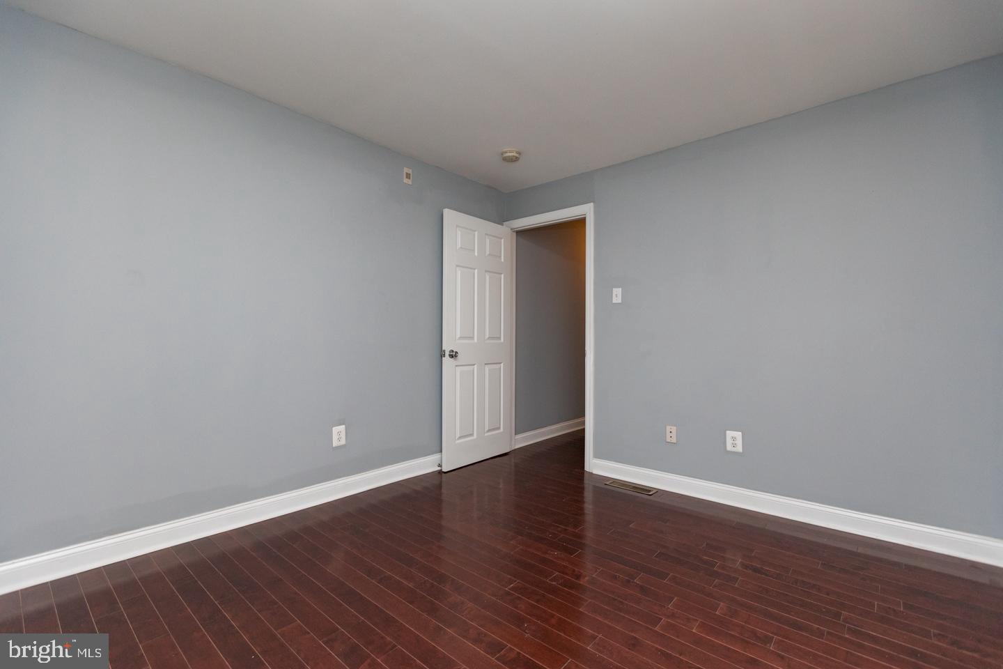 1232 N Randolph St Property Photo 16