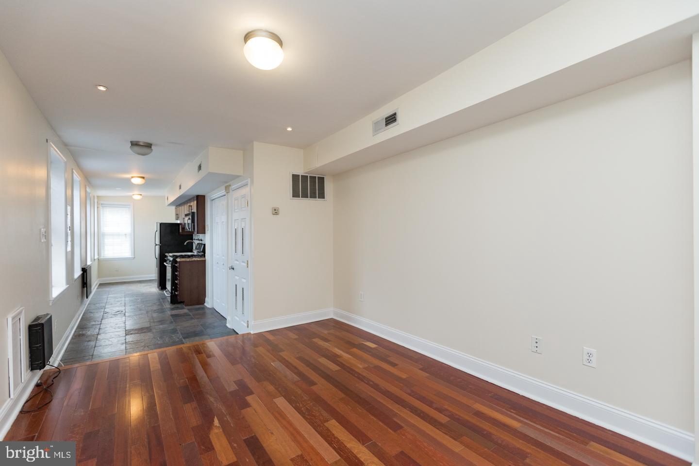 1232 N Randolph St Property Photo 26