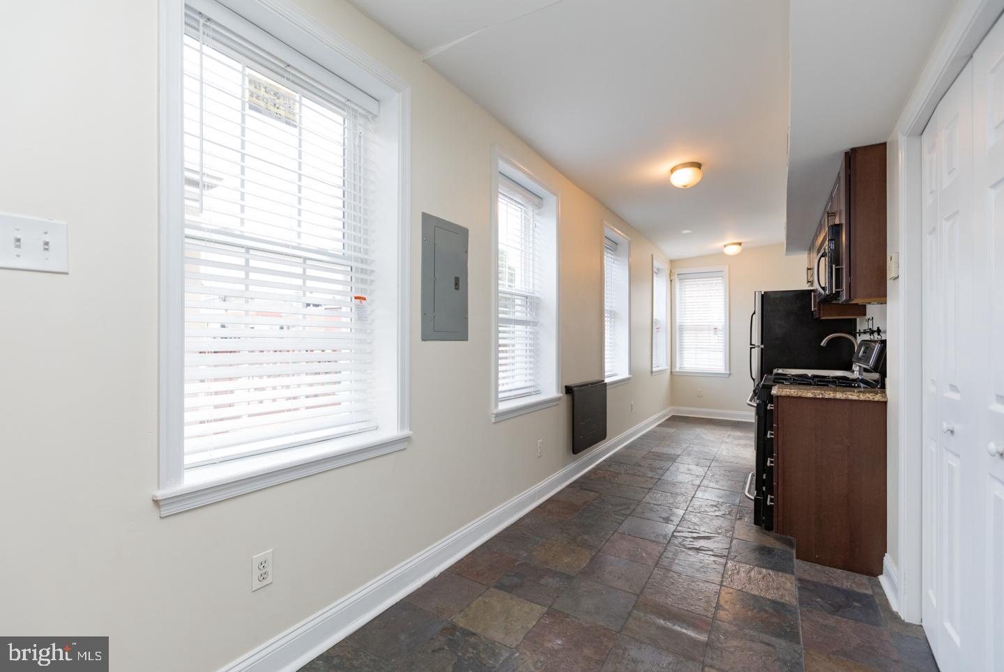 1232 N Randolph St Property Photo 29