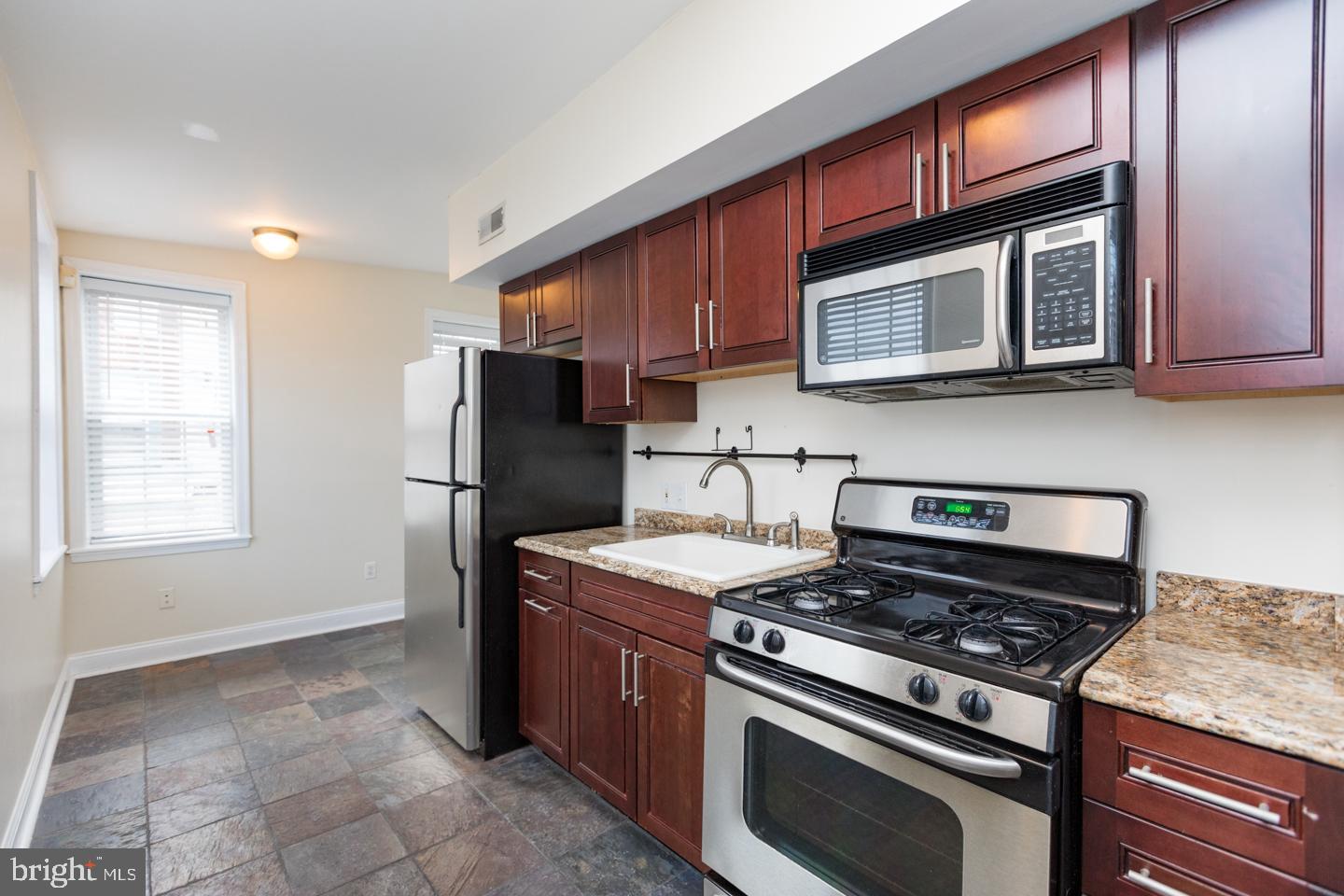 1232 N Randolph St Property Photo 32