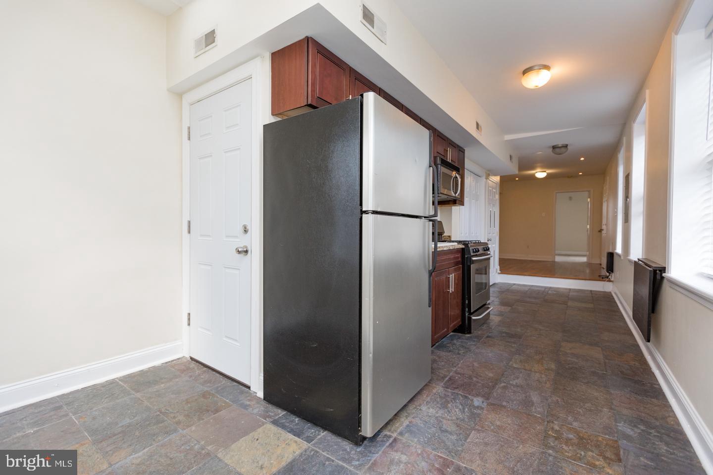 1232 N Randolph St Property Photo 34