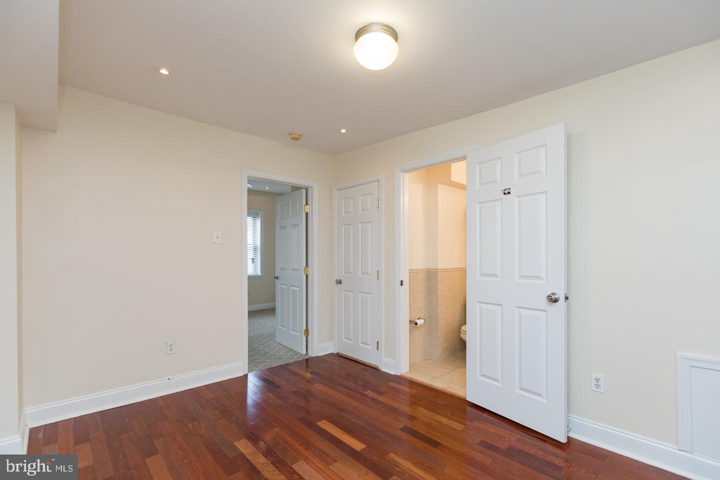 1232 N Randolph St Property Photo 39