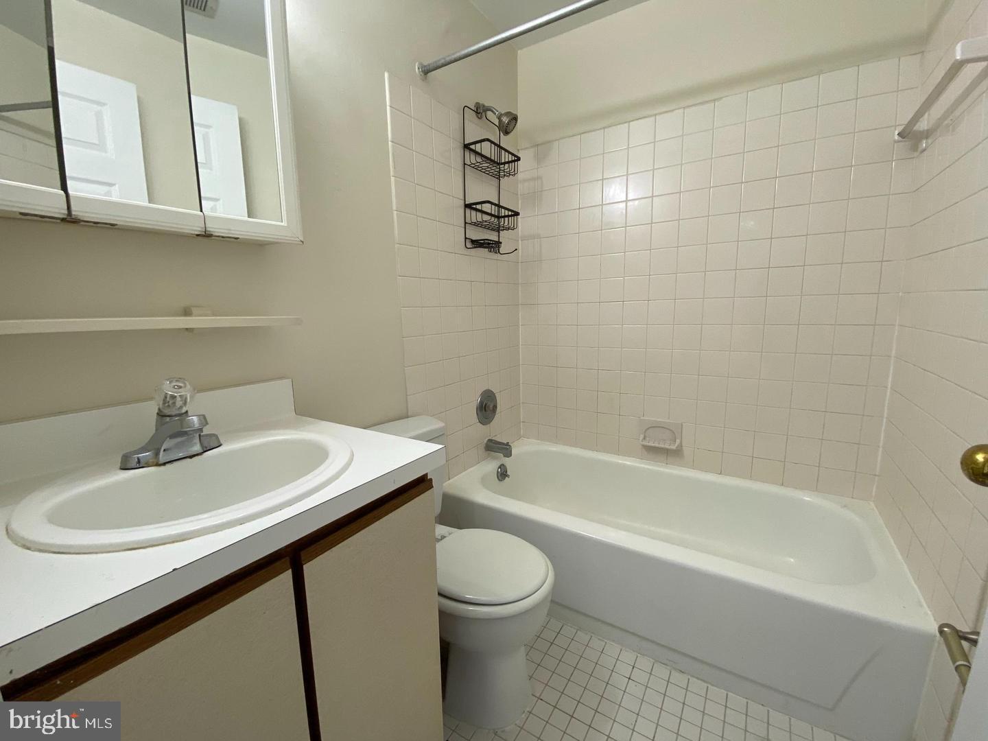 610 S American St Property Photo 15