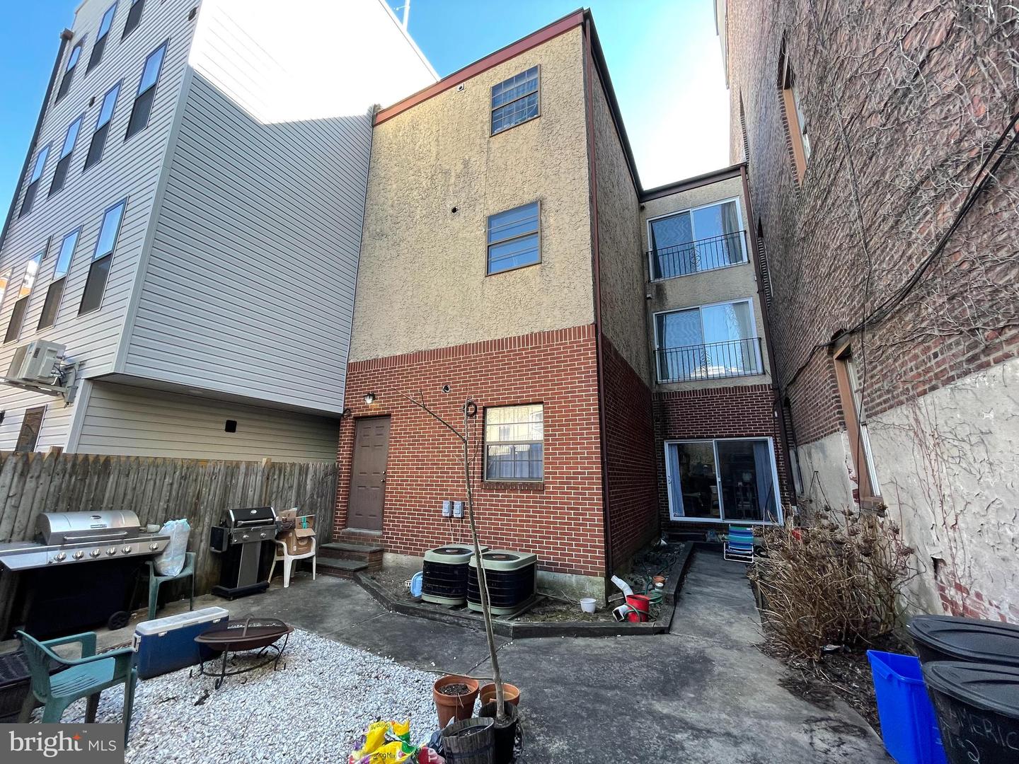 610 S American St Property Photo 22