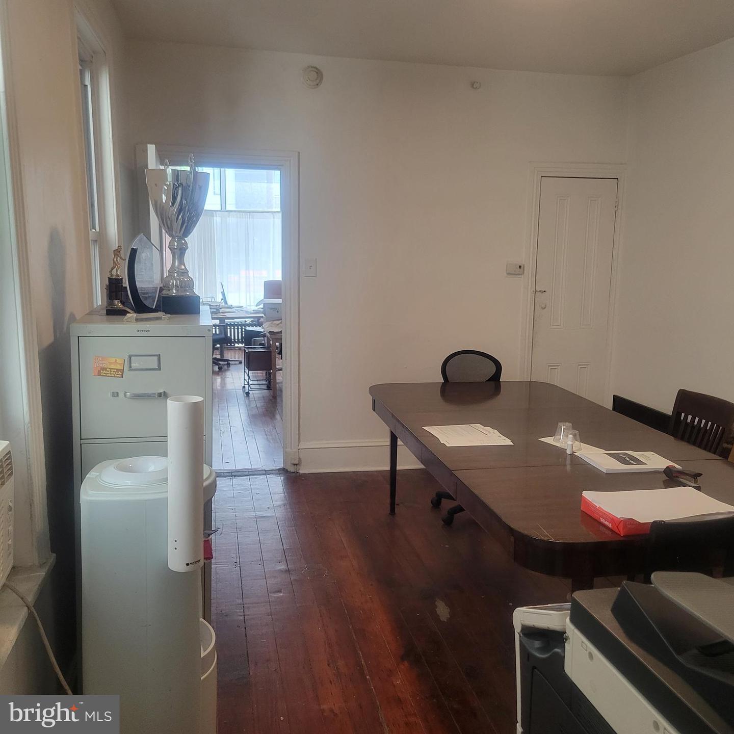 331 W Girard Ave Property Photo 8