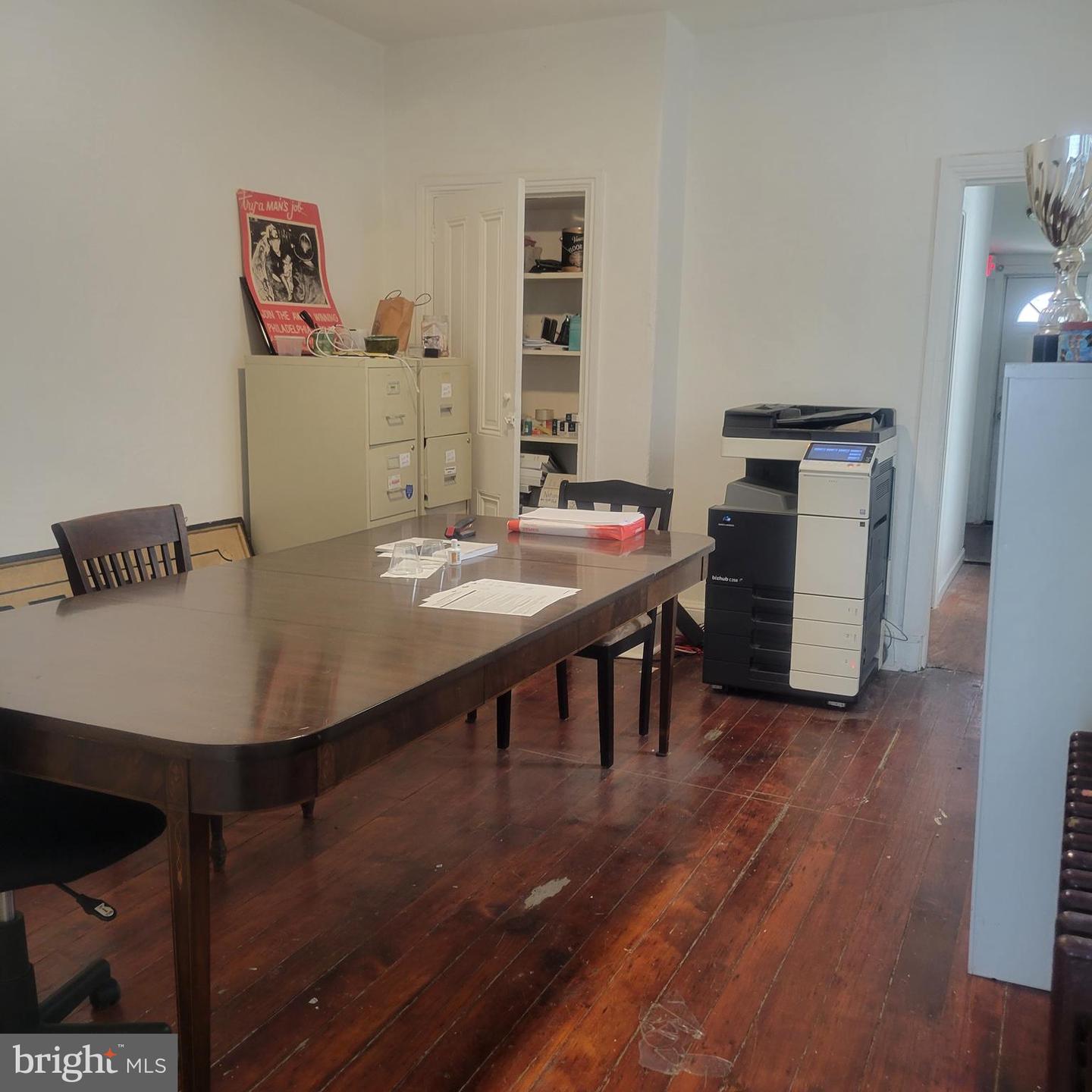 331 W Girard Ave Property Photo 9