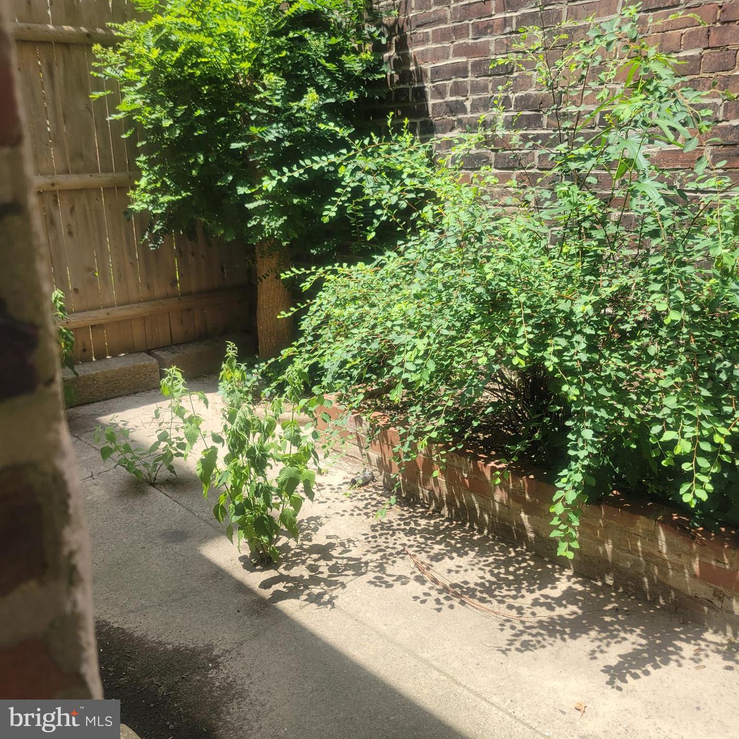 331 W Girard Ave Property Photo 12