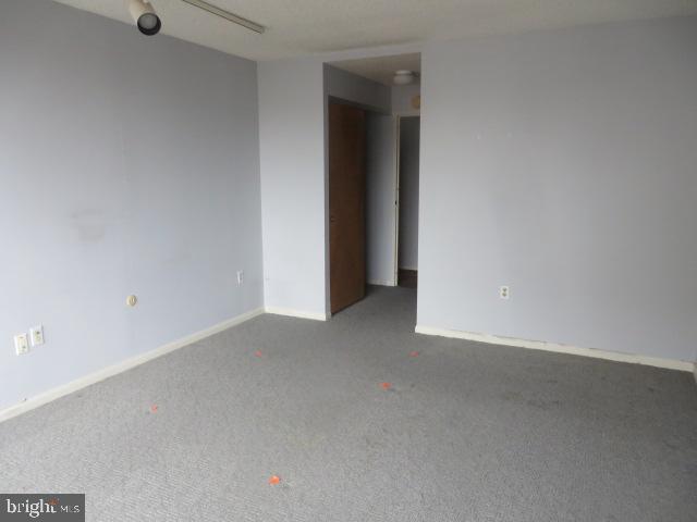 241 S 6th St #1703d Property Photo 8