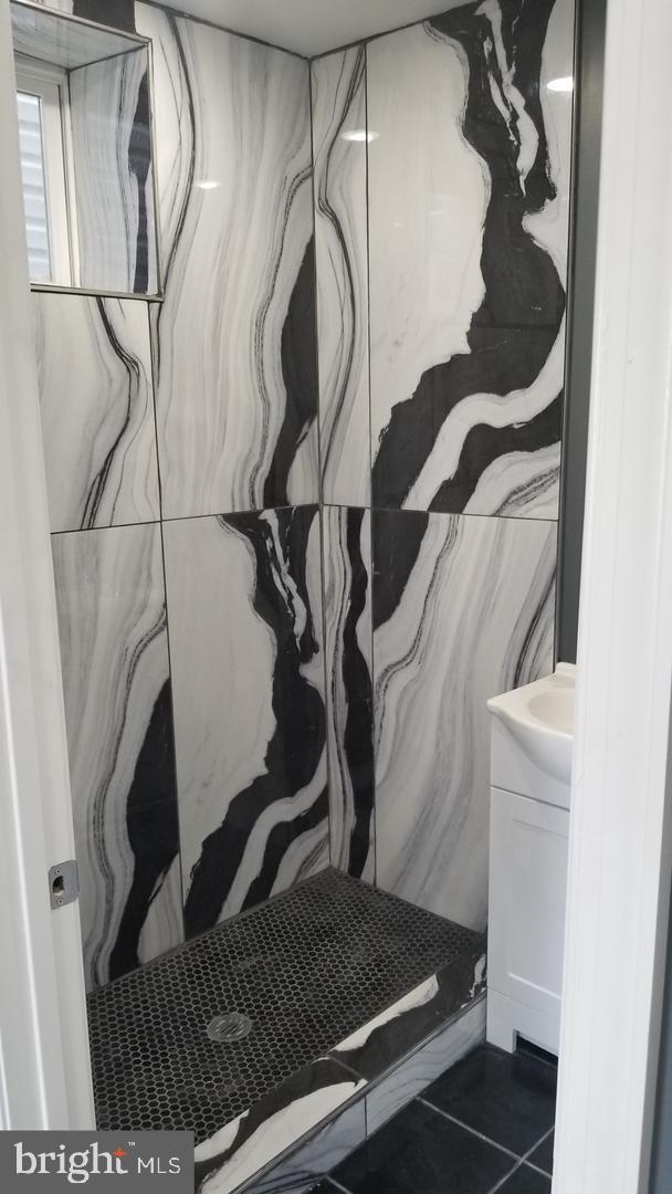 2153 Ridge Ave Property Photo 5