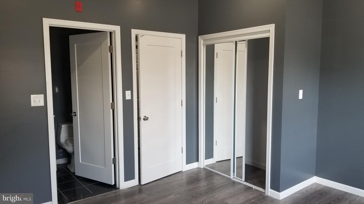 2153 Ridge Ave Property Photo 6