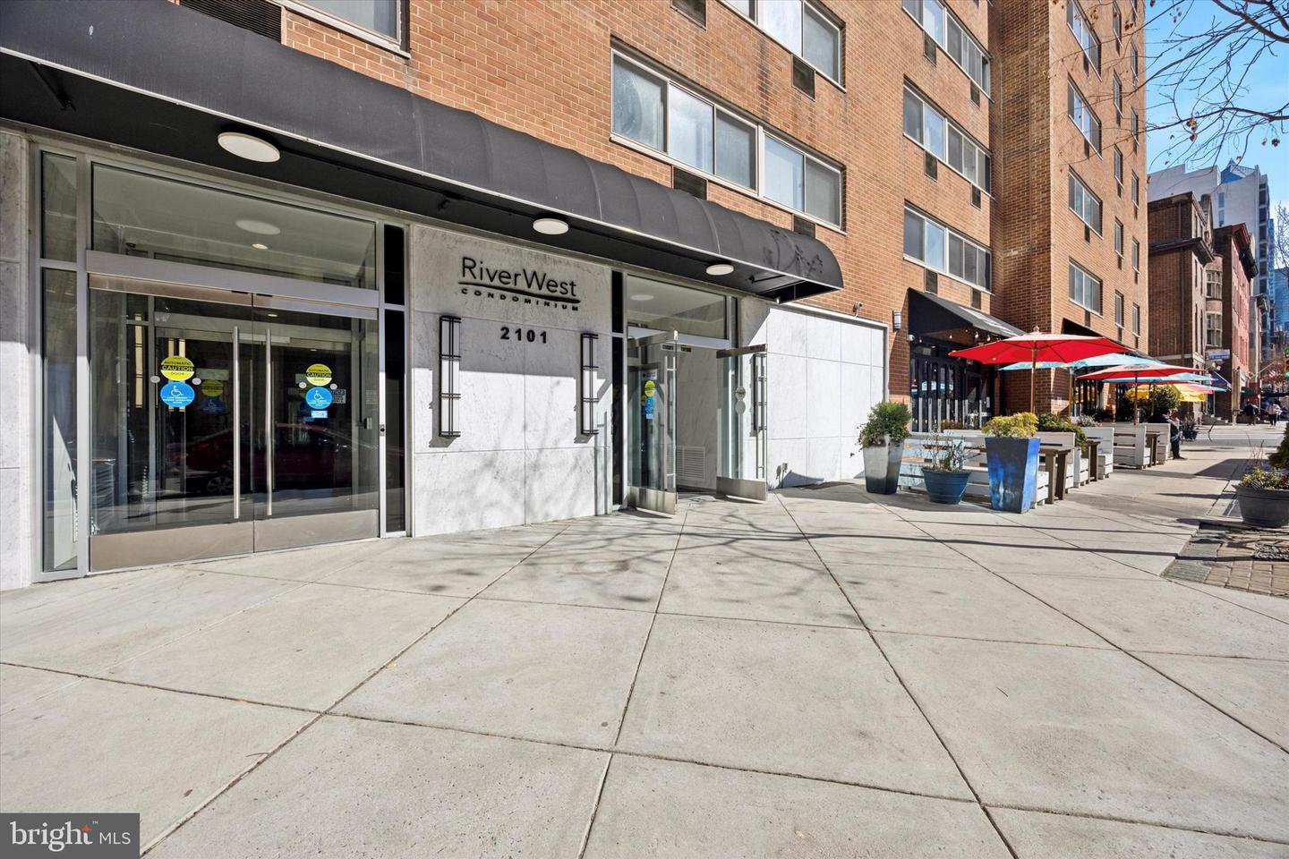 2101-17 Chestnut St #710 Property Photo 1
