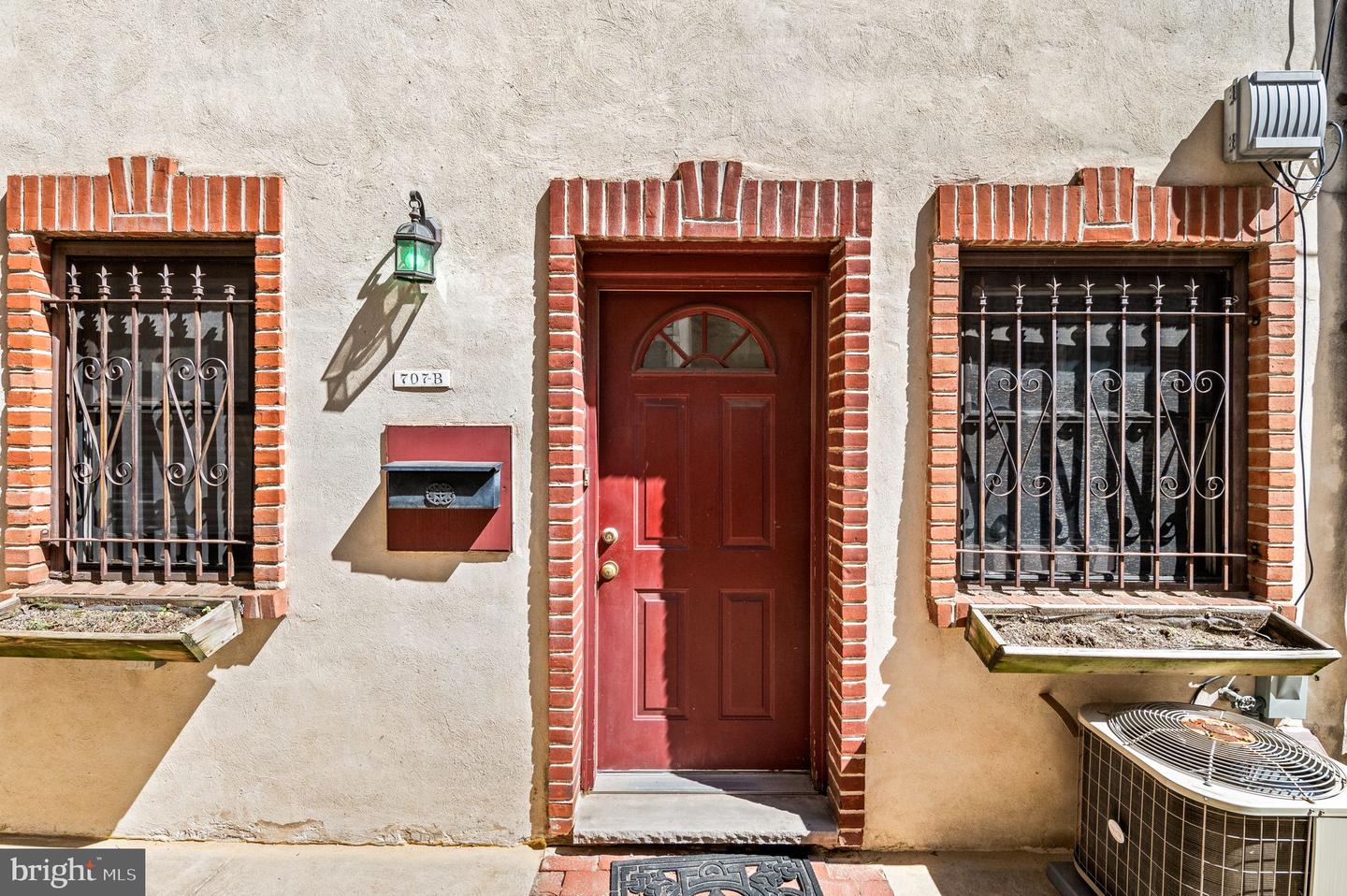 707 N 3rd St #b Property Photo 2