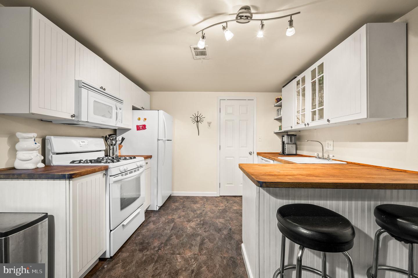 707 N 3rd St #b Property Photo 5