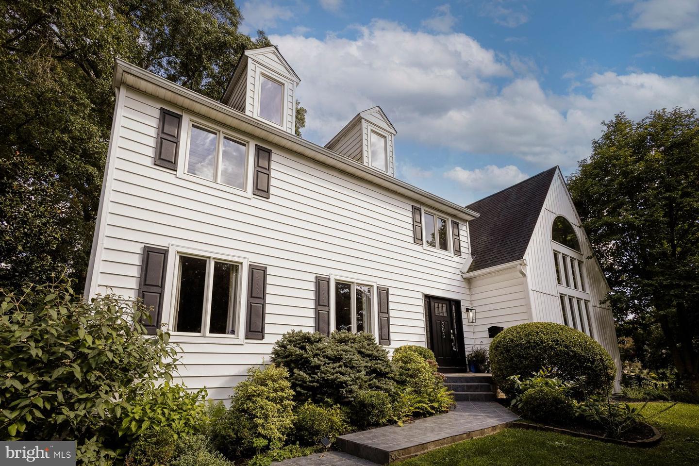 200 Hillcrest Ave Property Photo 2